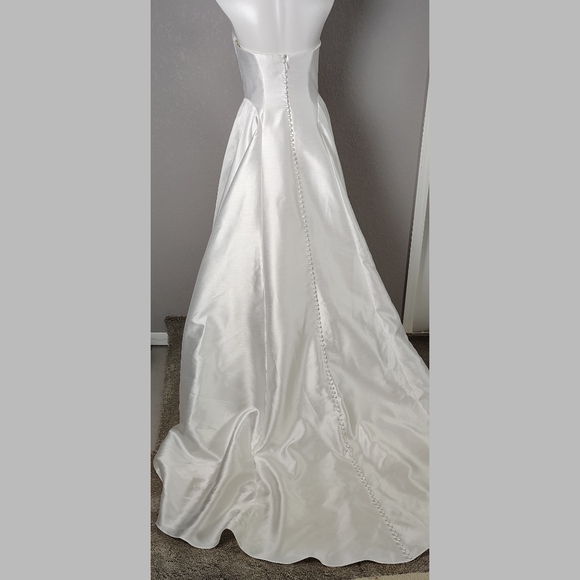 Jenny Yoo Romina Strapless A-Line Taffeta Wedding Gown Light Ivory Size 6 - Picture 10 of 17